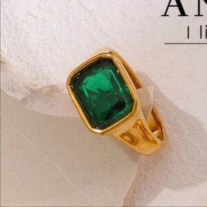 #16 NEW Beautiful Emerald Green Gold Ring Choose Size